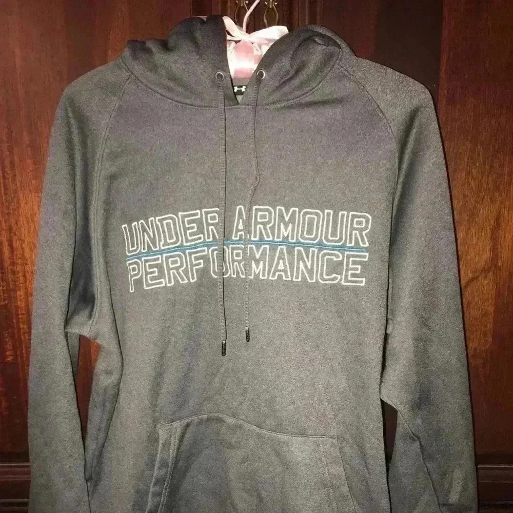WOMENS UNDER ARMOUR PULLOVER HOODIE SIZE SMALL